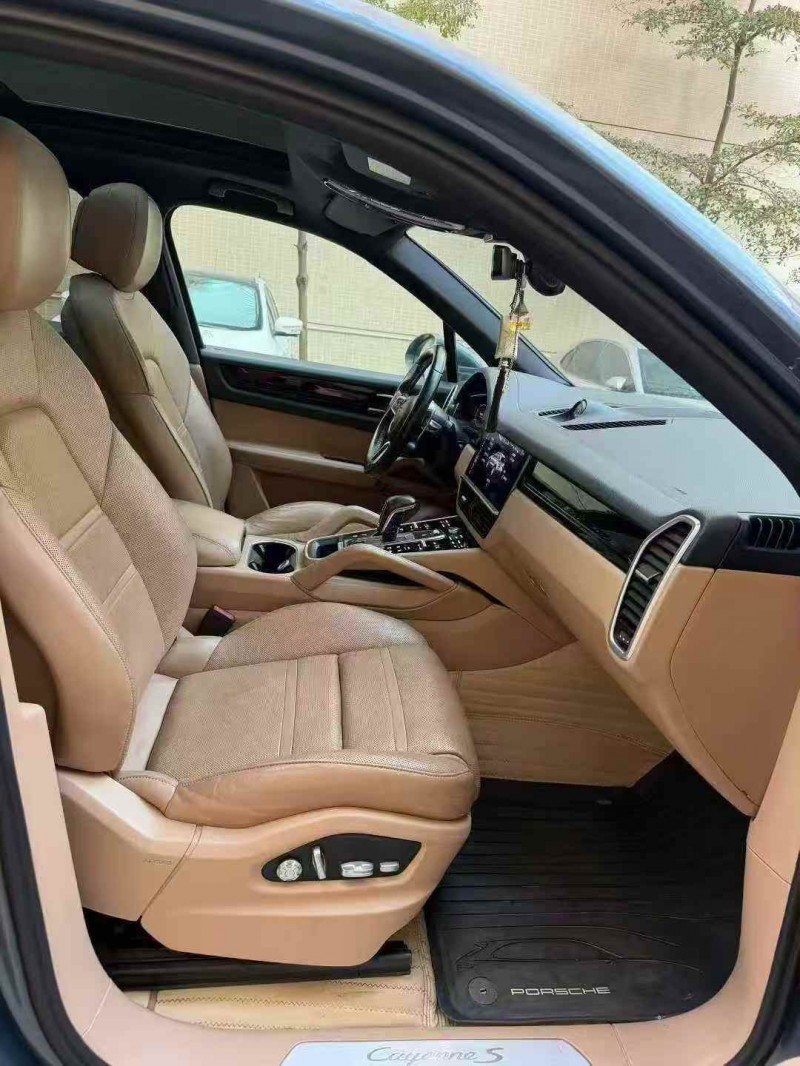 湛江19年保时捷卡宴5
