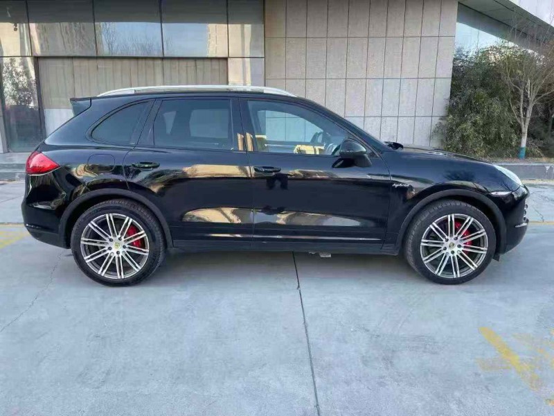 济宁16年保时捷卡宴7