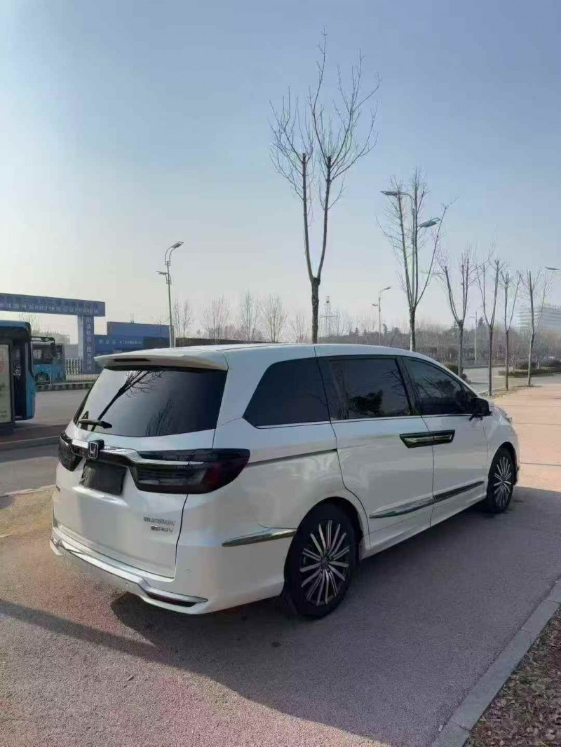 济宁22年本田艾力绅7