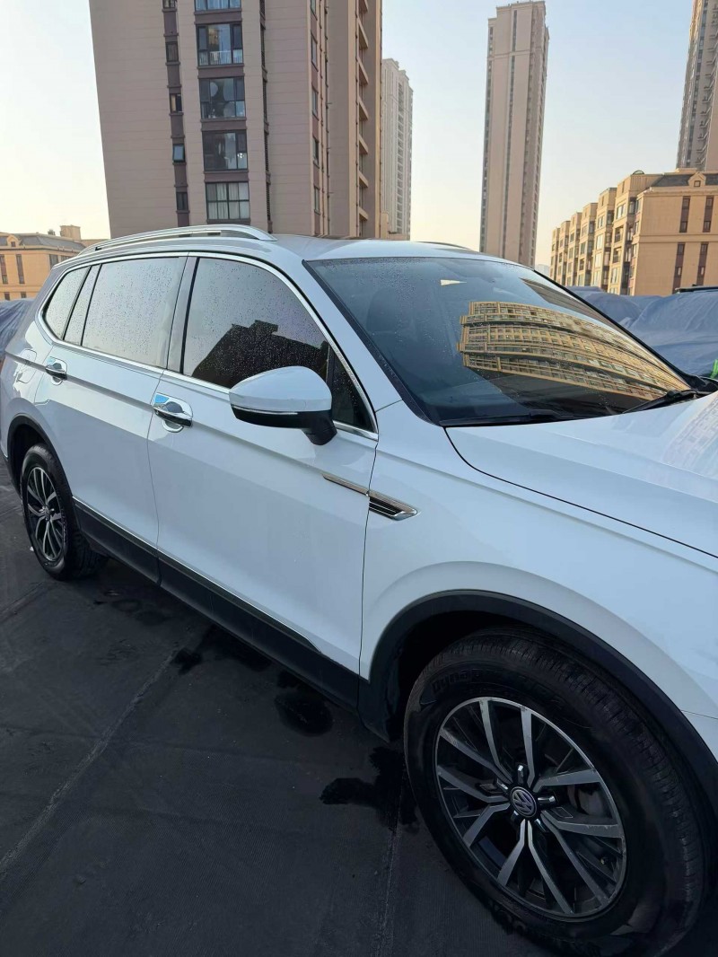 苏州19年大众途观3