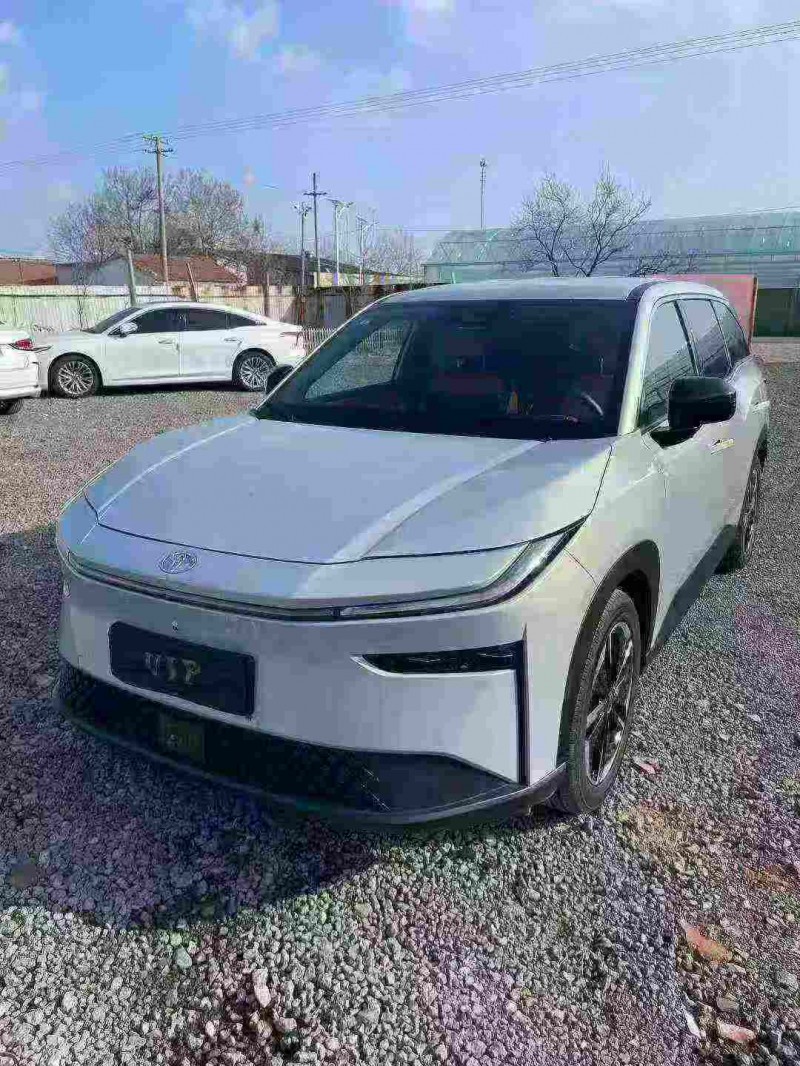 东营25年丰田铂智3