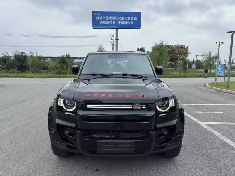 苏州24年路虎卫士1