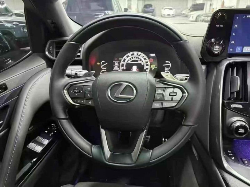 深圳25年雷克萨斯LX8