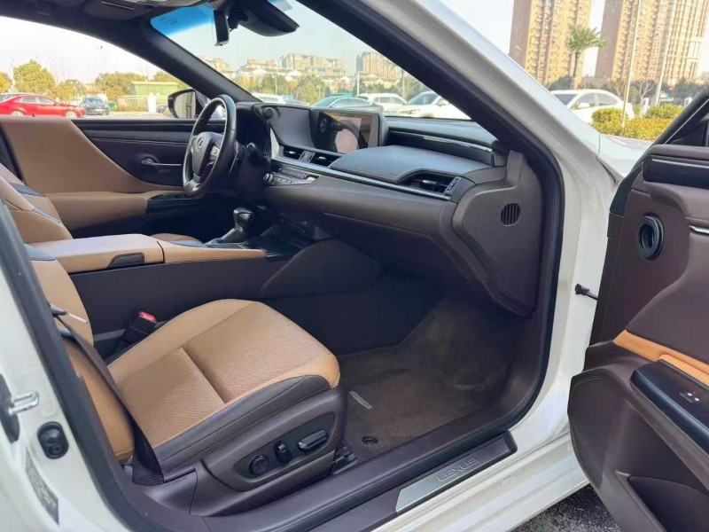 淮安21年雷克萨斯ES4