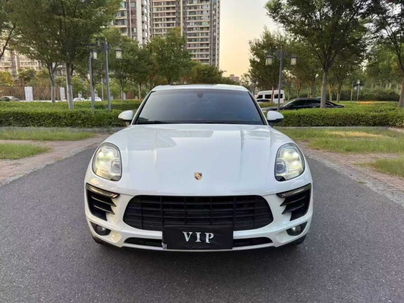苏州14年保时捷Macan1