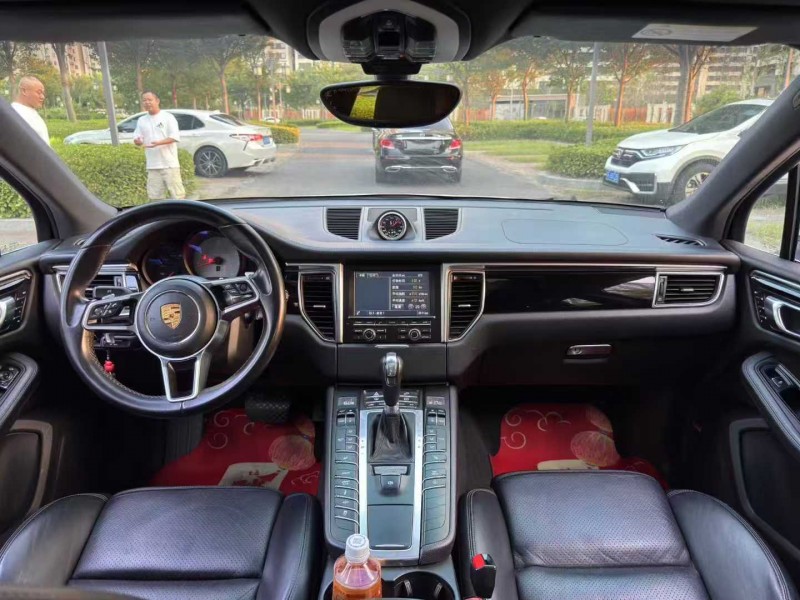 苏州14年保时捷Macan7