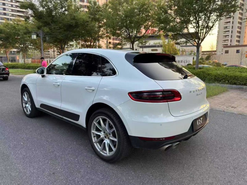 苏州14年保时捷Macan9