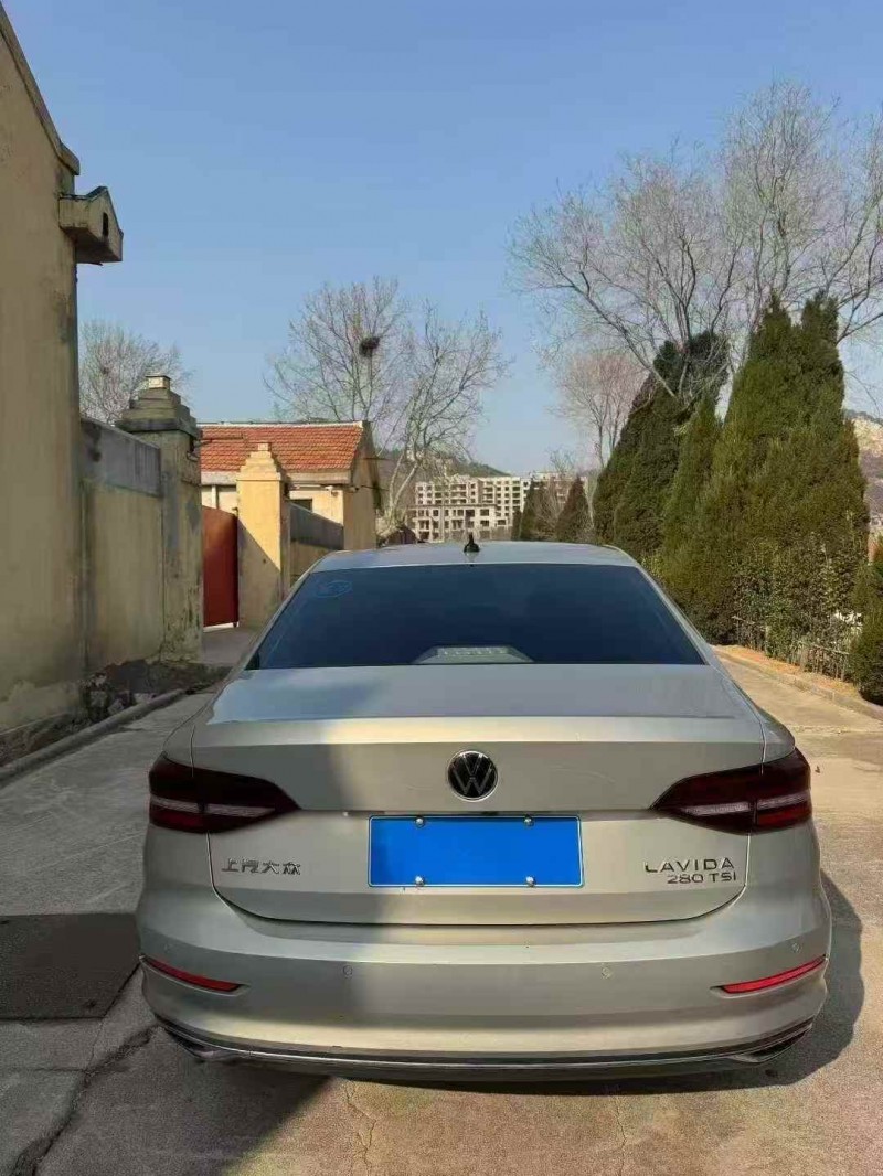 青岛21年大众朗逸8