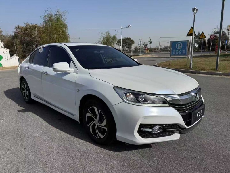 常州17年本田雅阁3