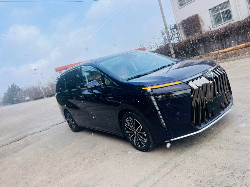 潍坊25年传祺E82