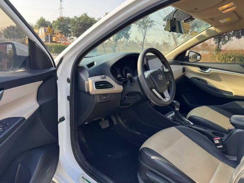 淮安19年现代悦动4