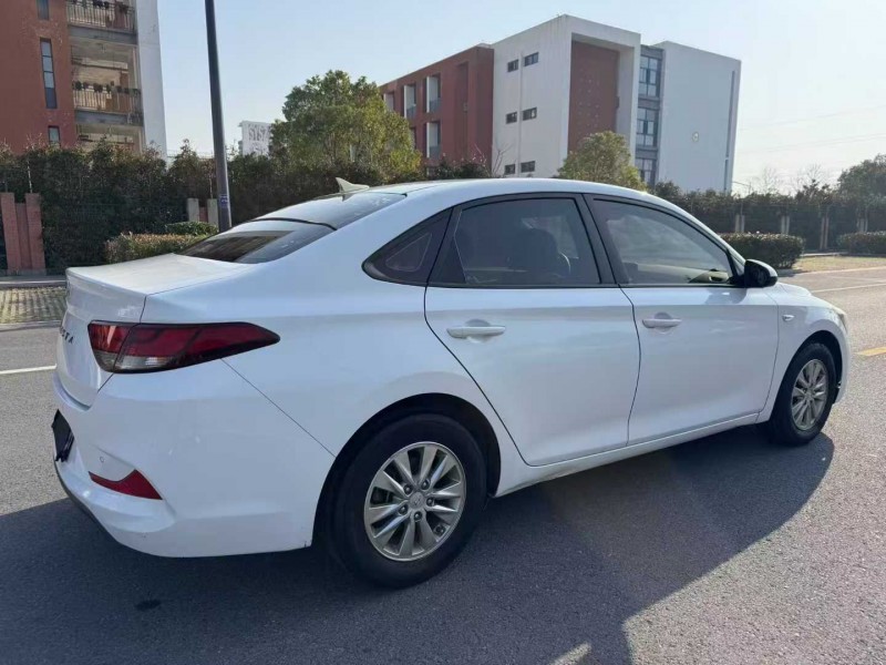 淮安19年现代悦动8