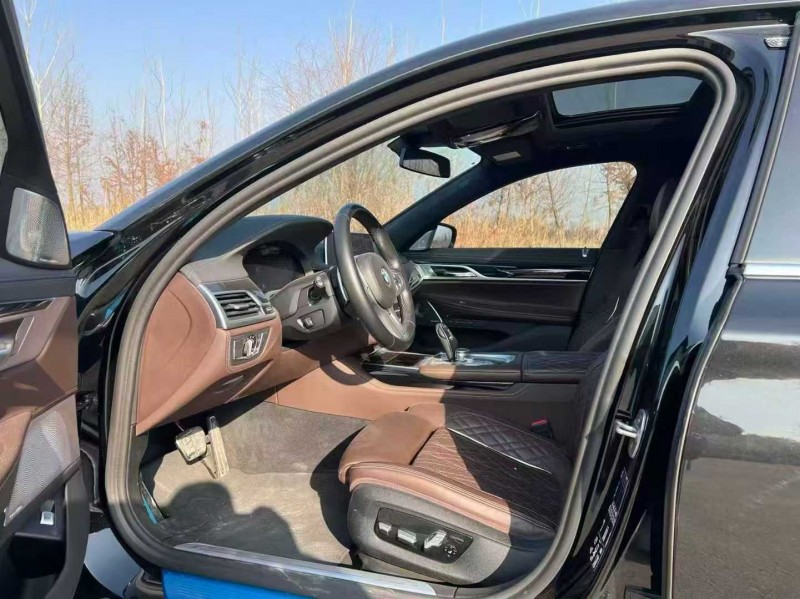 淮安23年宝马7系4