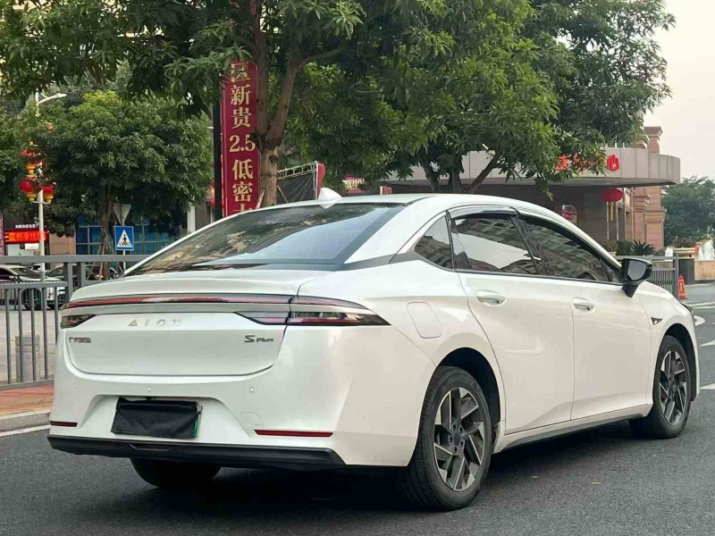 汕头25年传祺埃安S7