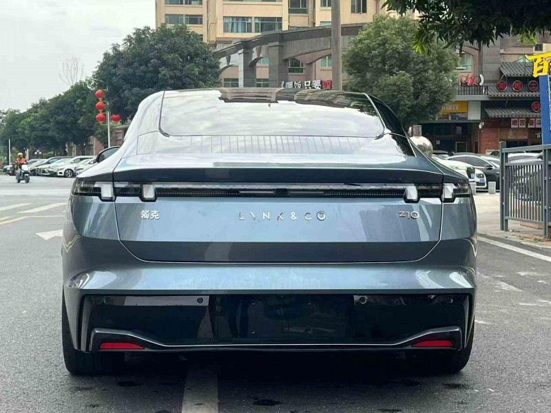 汕头25年奇瑞星途8