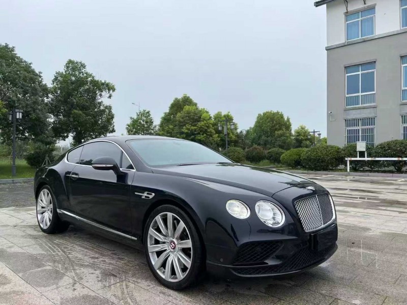 淮安18年宾利欧陆2