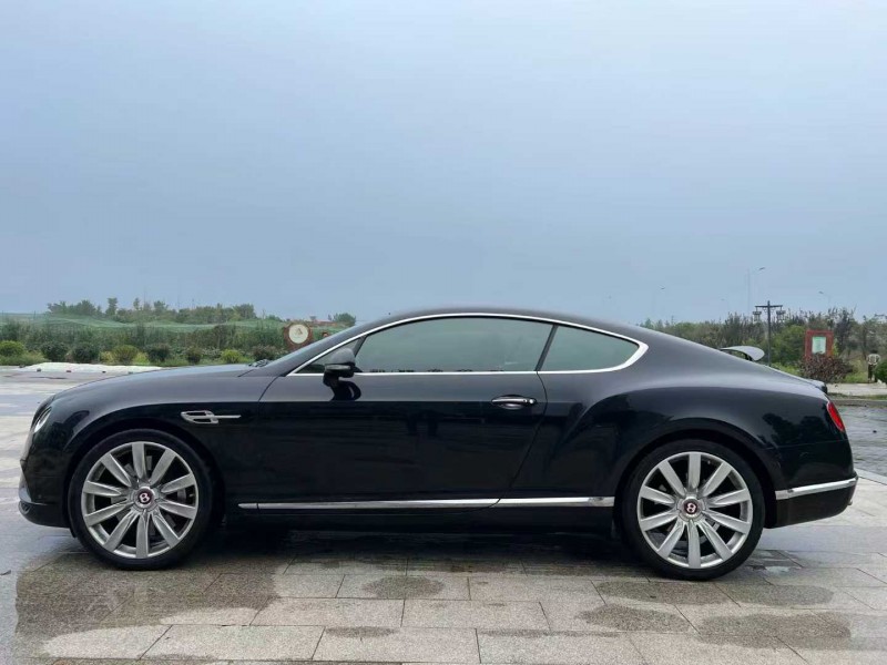 淮安18年宾利欧陆7