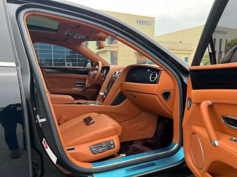 徐州17年宾利飞驰5