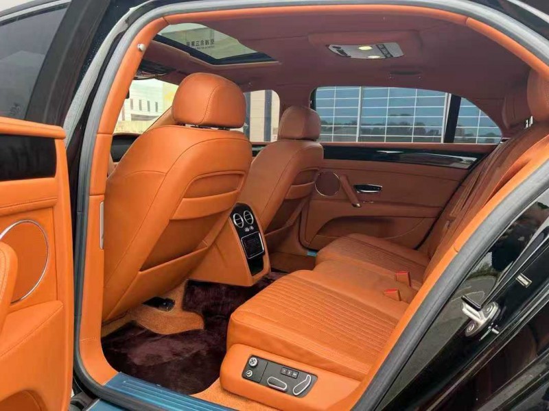 徐州17年宾利飞驰7