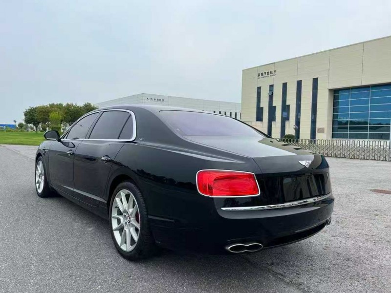 徐州17年宾利飞驰9