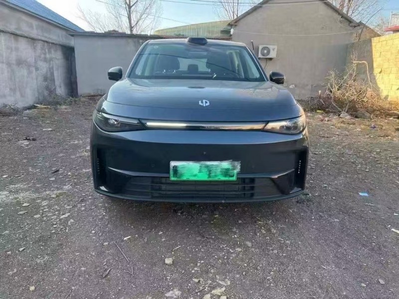 临沂25年零跑汽车C101