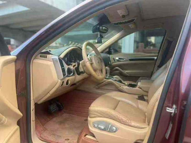 深圳13年保时捷卡宴2