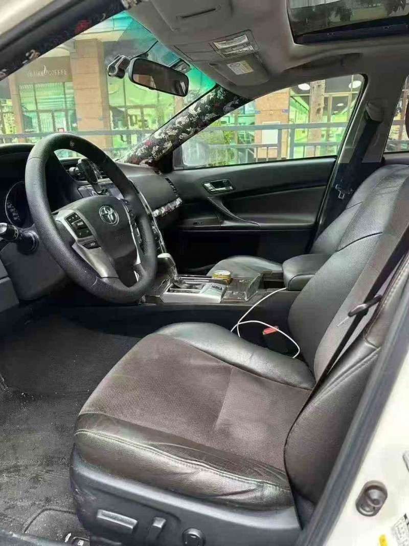湛江16年丰田锐志5