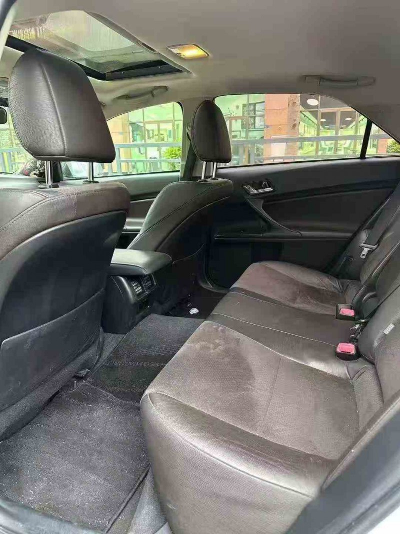 湛江16年丰田锐志6