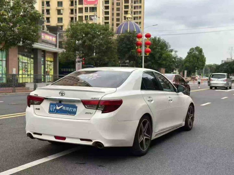 湛江16年丰田锐志8
