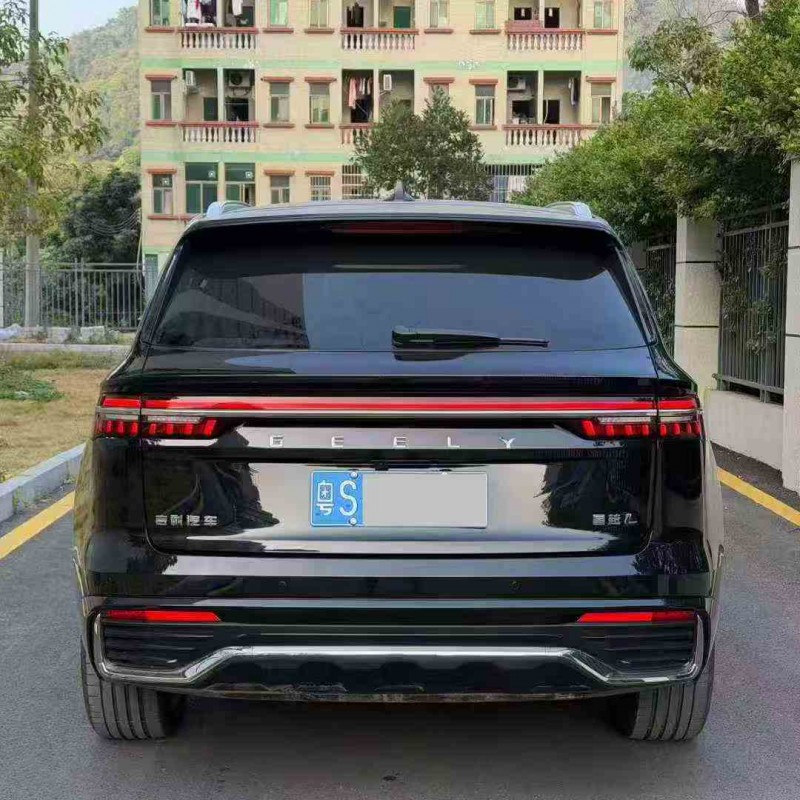 珠海25年吉利星越8