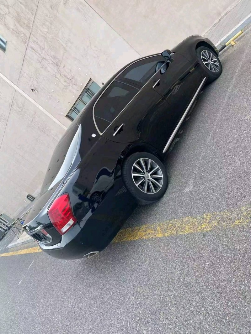 营口12年丰田皇冠2