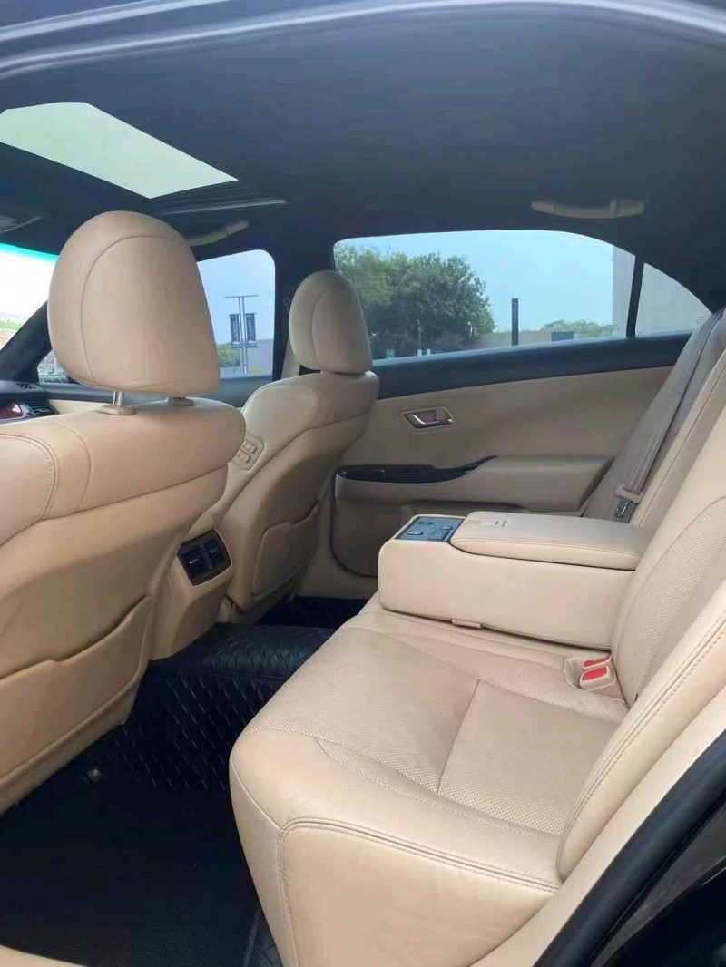 营口12年丰田皇冠3