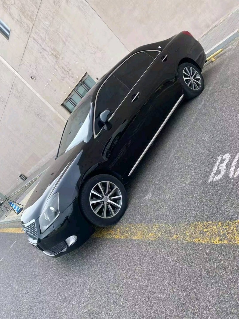 营口12年丰田皇冠4