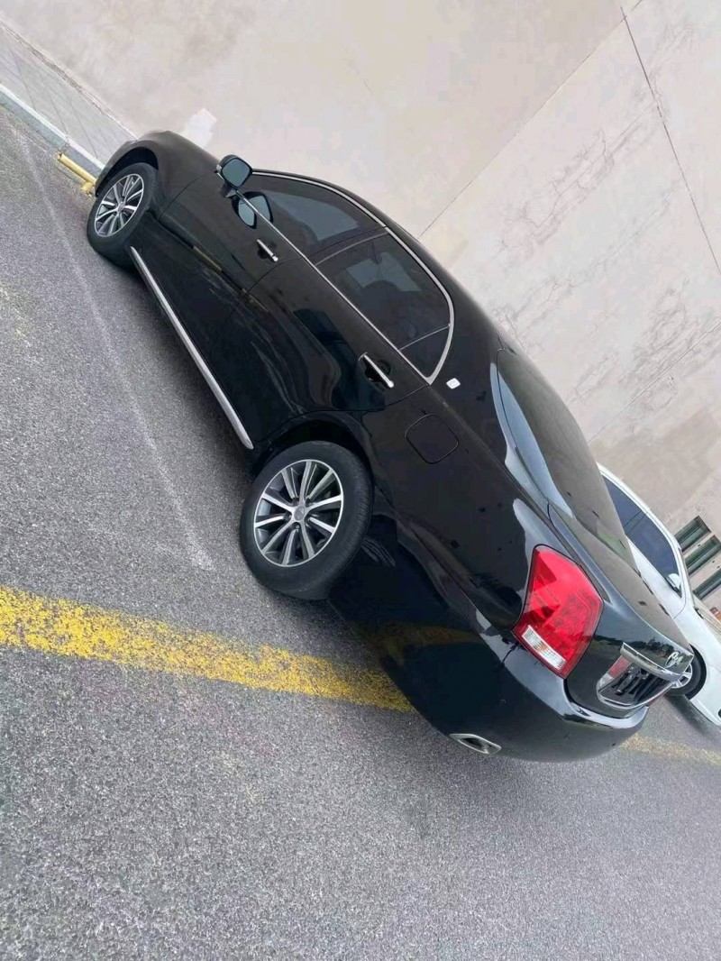 营口12年丰田皇冠5