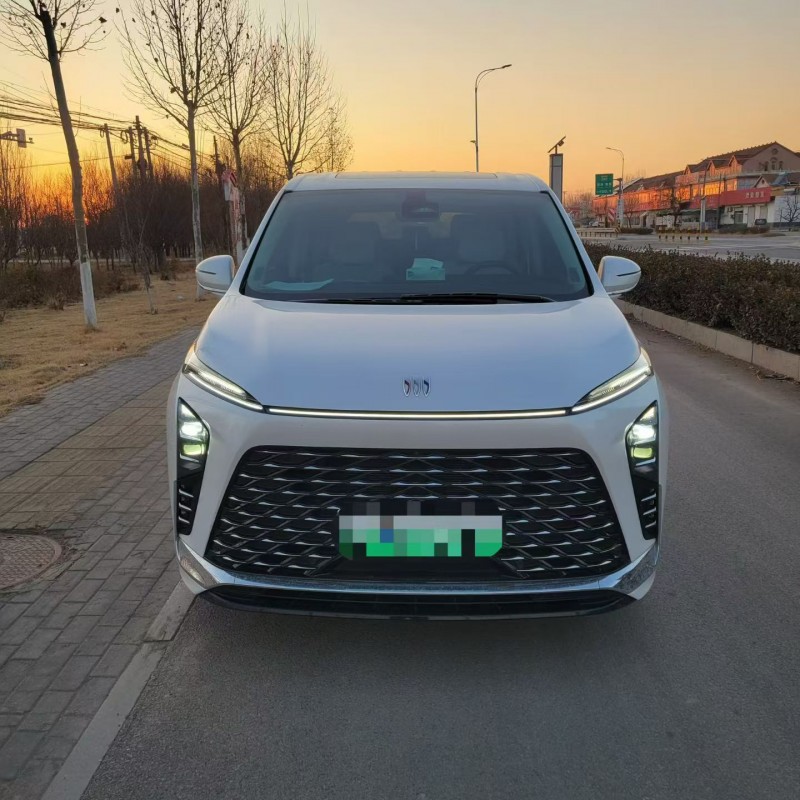 青岛25年别克GL81