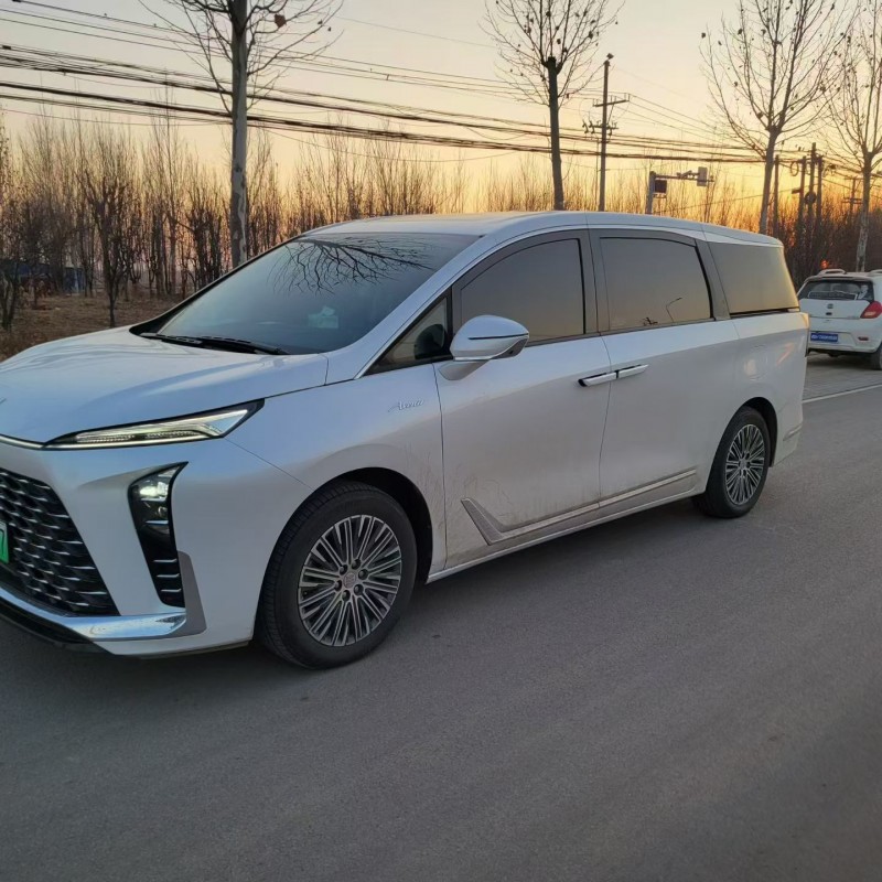 青岛25年别克GL82