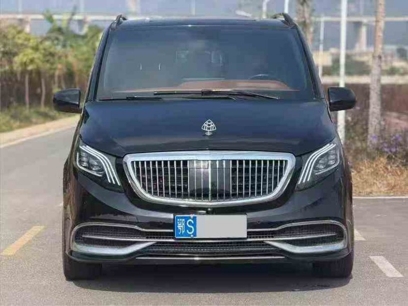 珠海22年奔驰威霆1