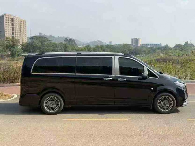 珠海22年奔驰威霆7