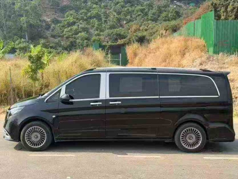 珠海22年奔驰威霆9