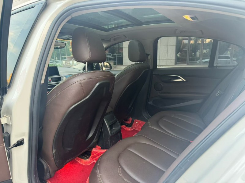 淄博19年宝马1系8