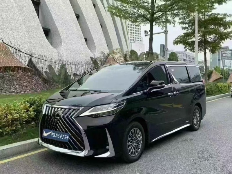 深圳23年雷克萨斯LM雷尔法3