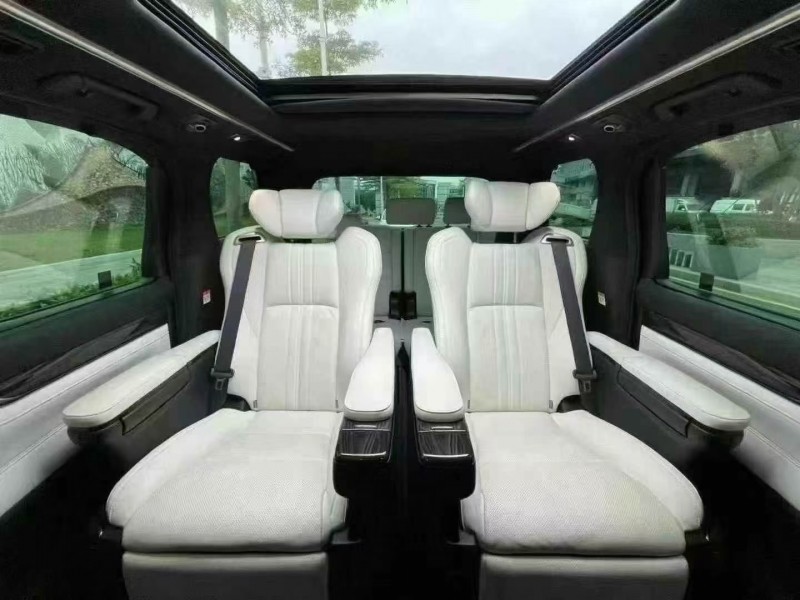 深圳23年雷克萨斯LM雷尔法5