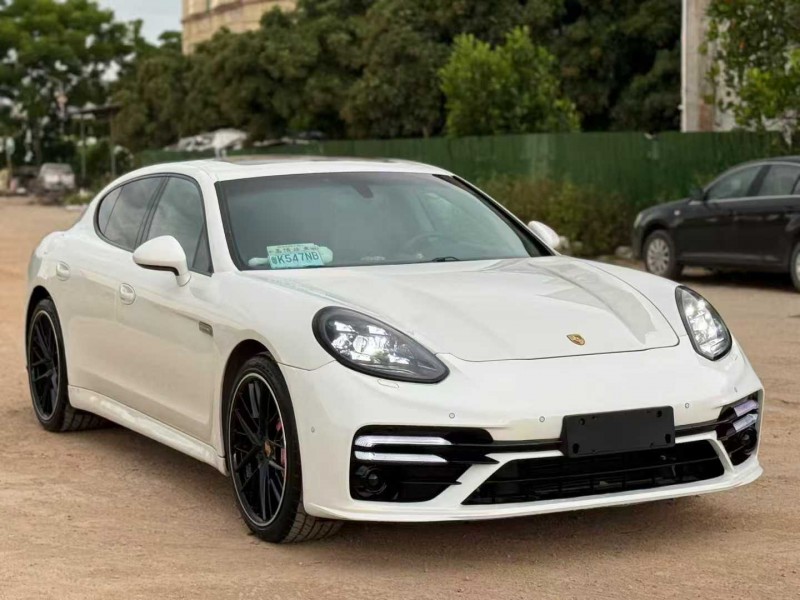 广州12年保时捷帕拉梅拉2