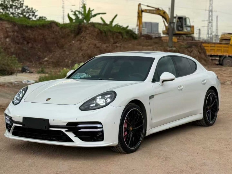 广州12年保时捷帕拉梅拉3