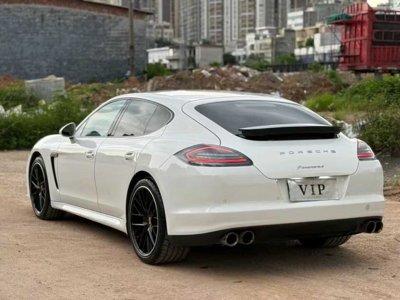 广州12年保时捷帕拉梅拉4