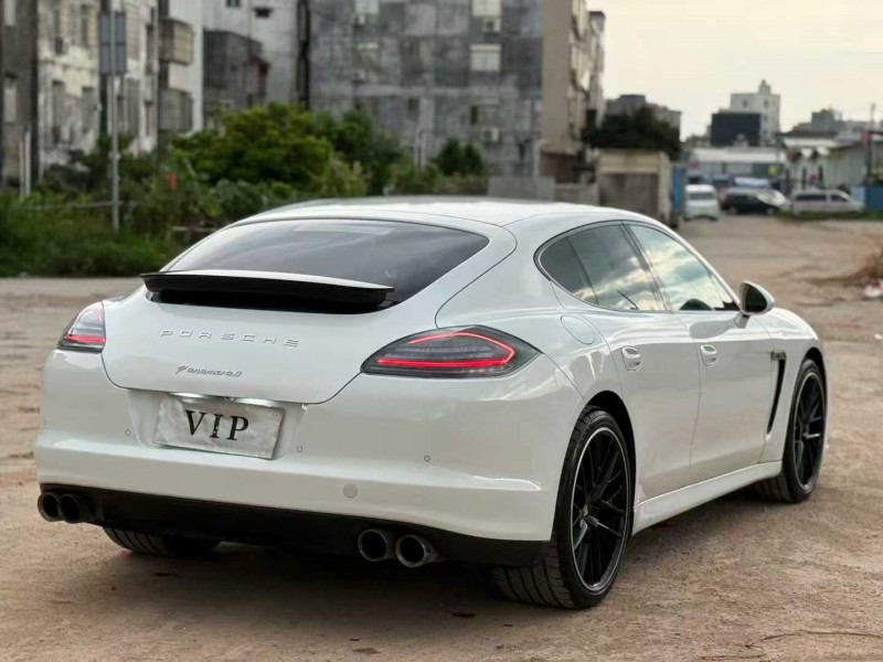 广州12年保时捷帕拉梅拉5