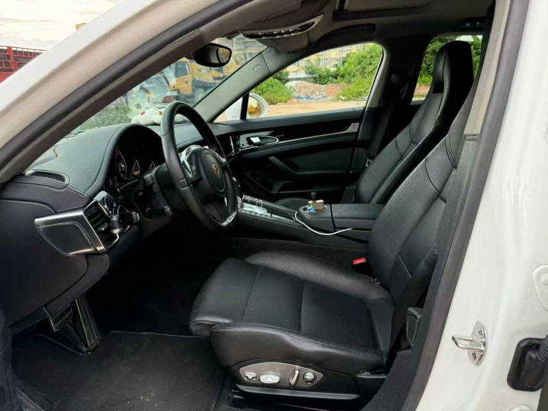 广州12年保时捷帕拉梅拉6