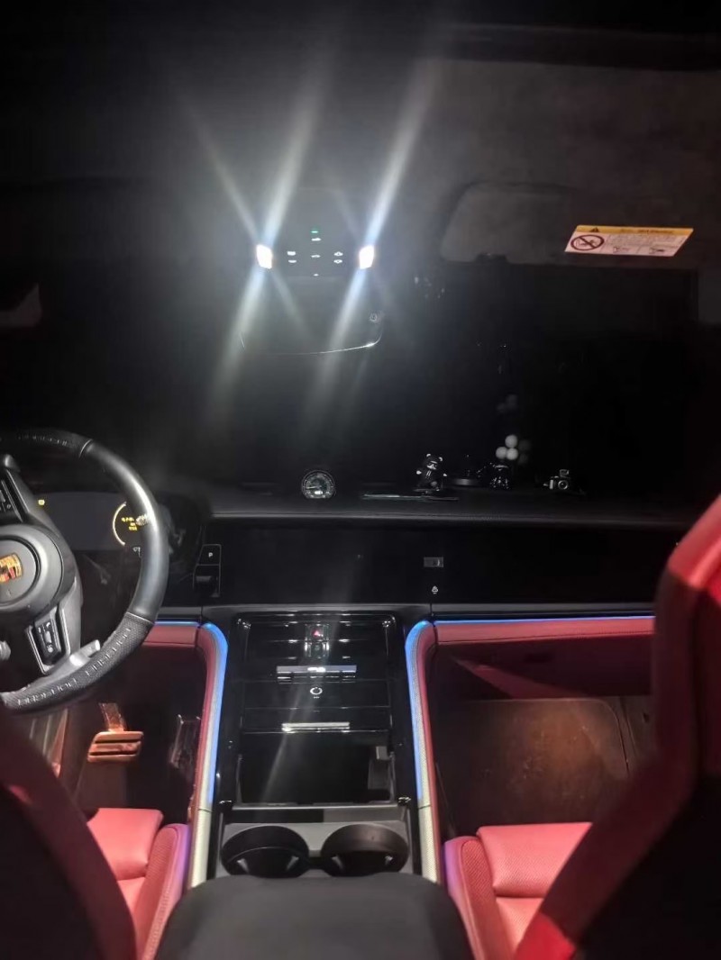 广州25年保时捷帕拉梅拉4