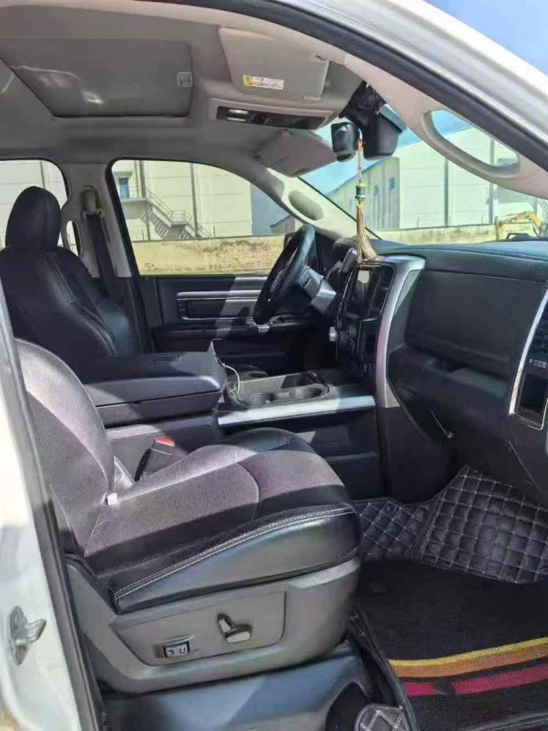 天津16年道奇公羊4