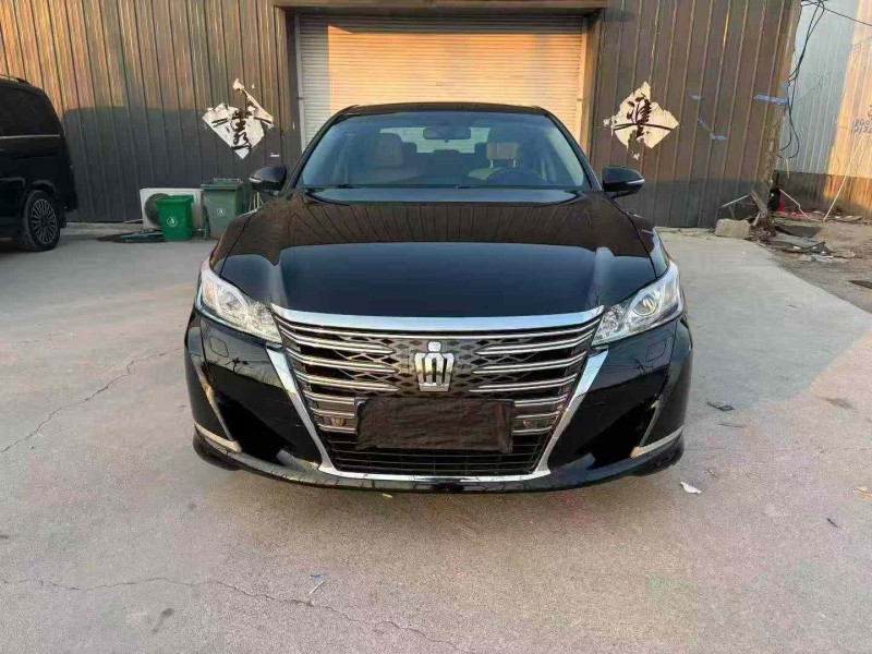 徐州17年丰田皇冠1